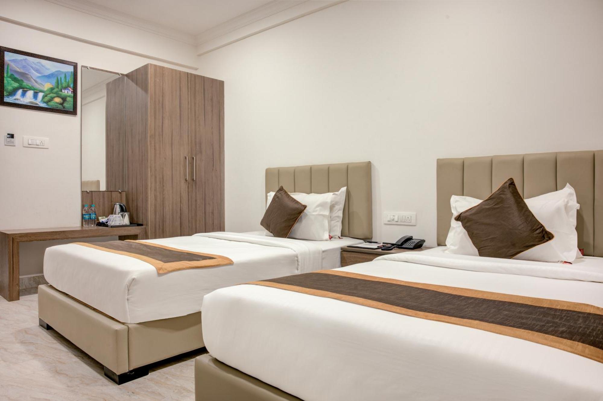 Hotel Sterling Inn Bangalore International Airport Yelahanka Exterior foto